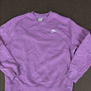 Nike Women’s Purple crew neck sweatshirt. Size medium.